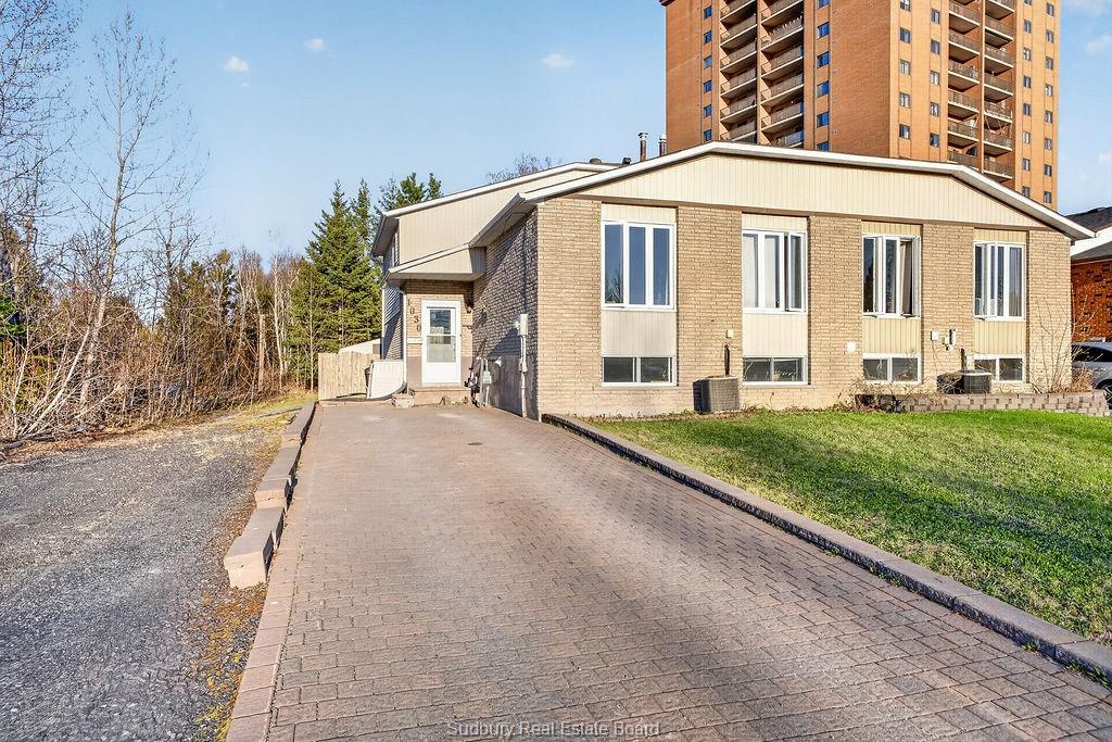 1030 arthur, Sudbury Ontario, Canada