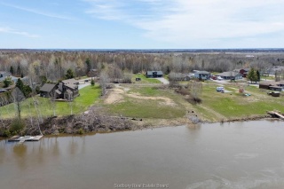 515 champagne pin 490860185, Sturgeon Falls Ontario, Canada