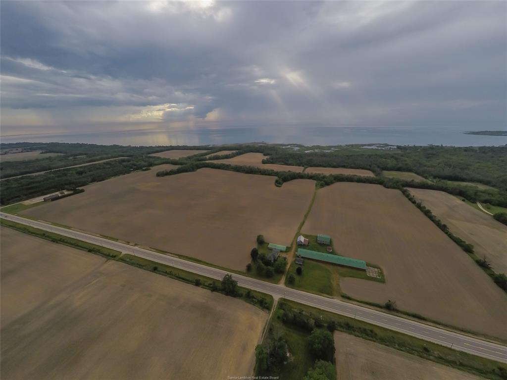 6818 LAKESHORE Road, Lambton Shores Ontario, Canada