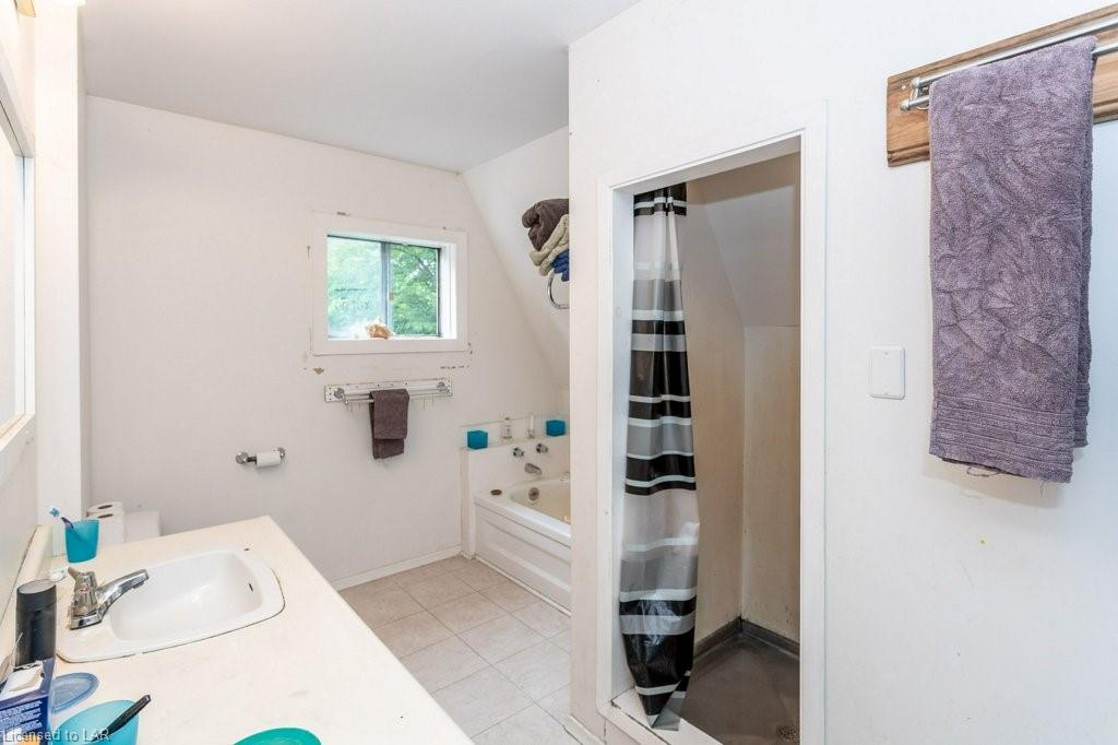 68 BAY LAKE Road, Emsdale Ontario, Canada