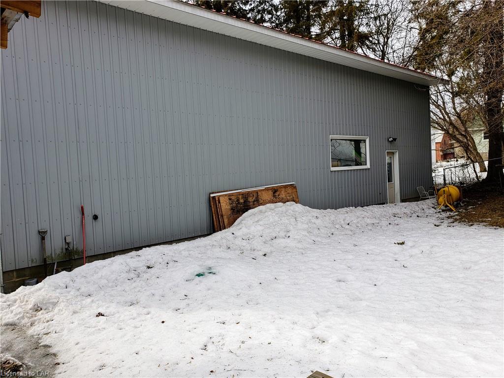 135 HUSTON Street, Burk's Falls Ontario, Canada
