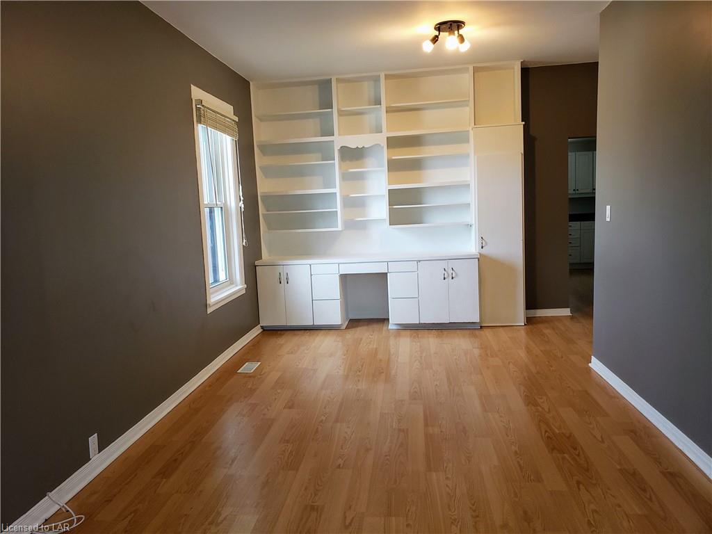 19 LANSDOWNE Street W, Huntsville Ontario, Canada