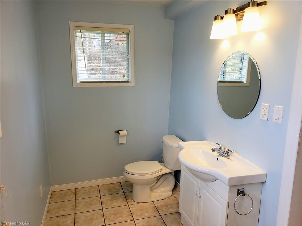 19 LANSDOWNE Street W, Huntsville Ontario, Canada