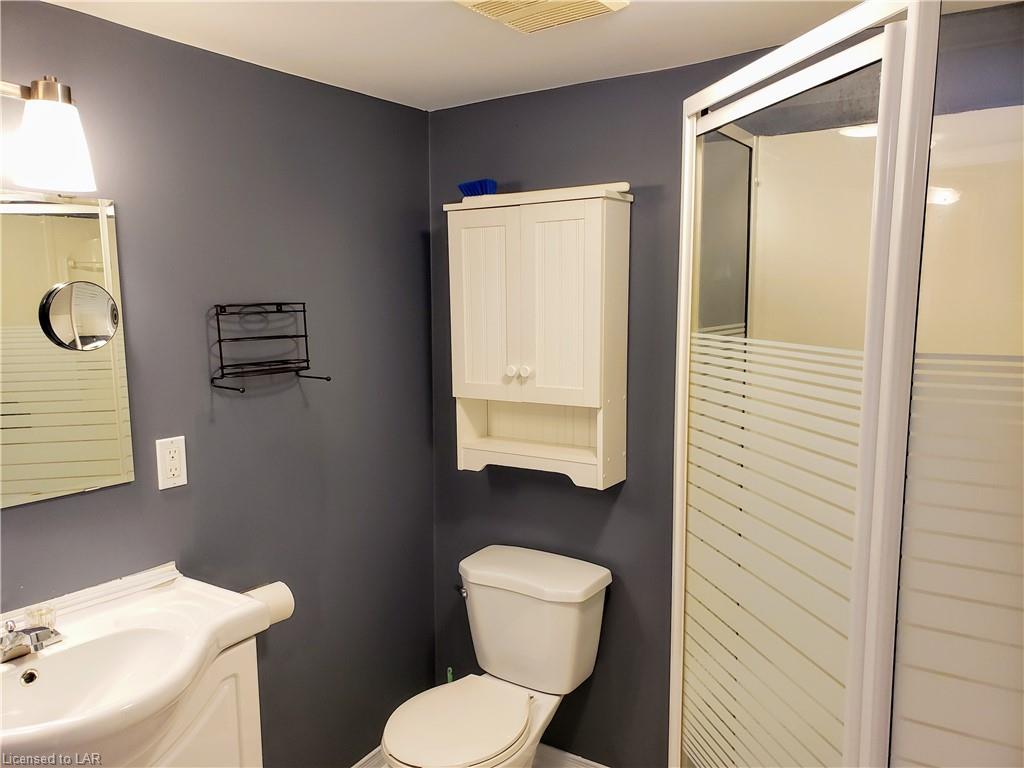 19 LANSDOWNE Street W, Huntsville Ontario, Canada