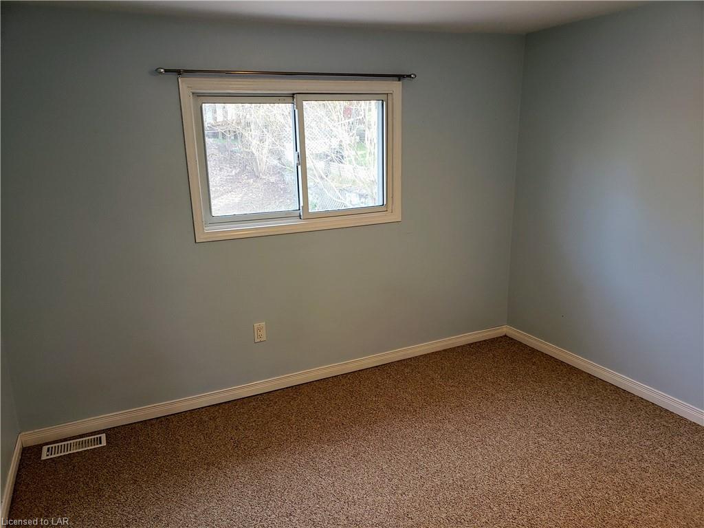 19 LANSDOWNE Street W, Huntsville Ontario, Canada