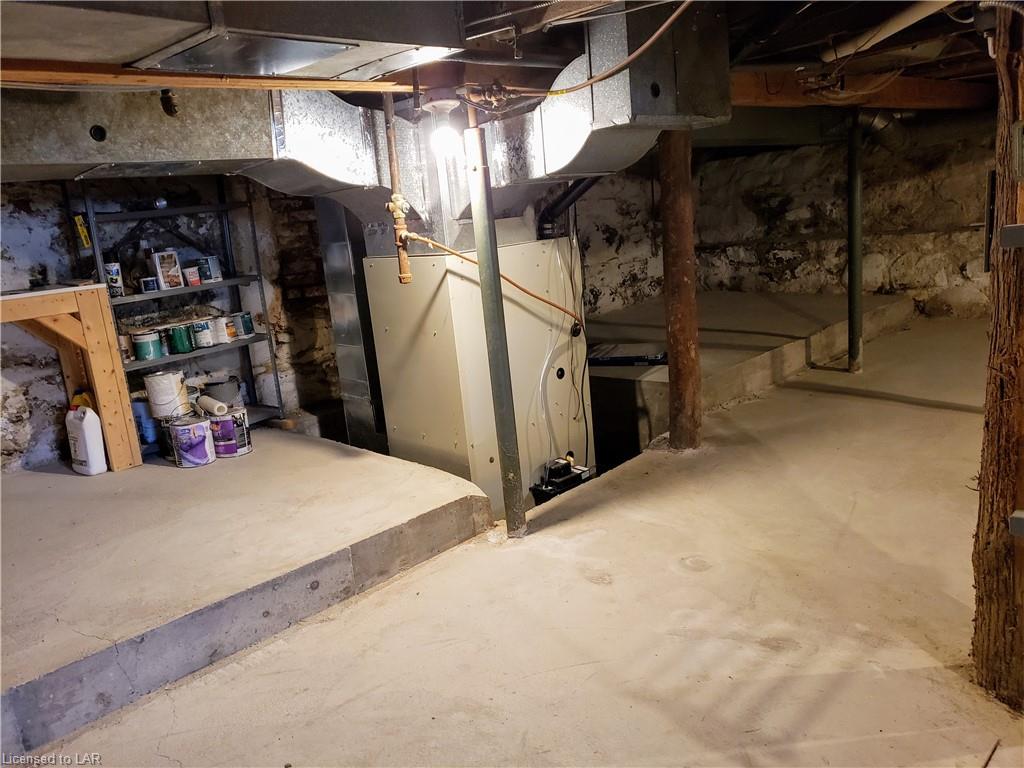 19 LANSDOWNE Street W, Huntsville Ontario, Canada