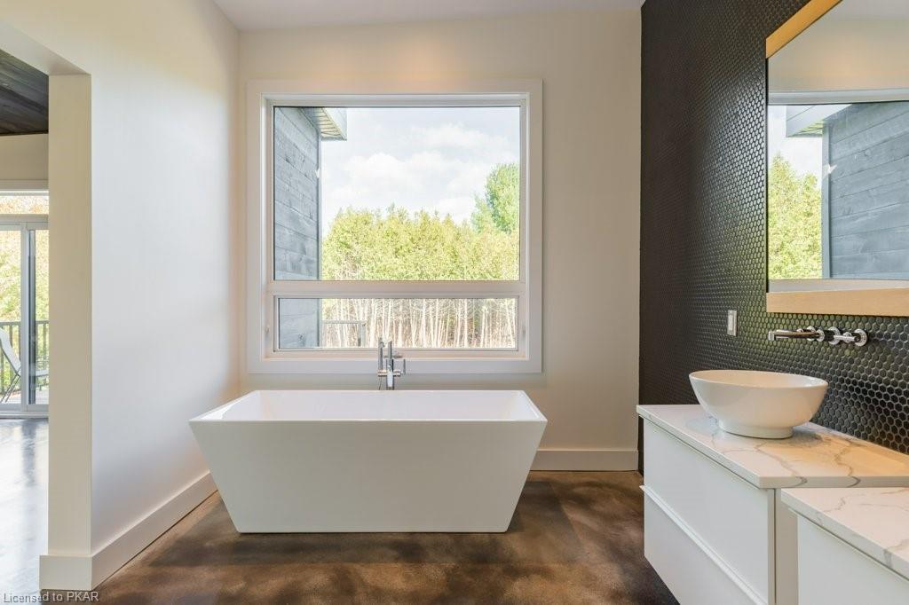 214 LONSBERRY Lane, Douro-Dummer Township Ontario, Canada