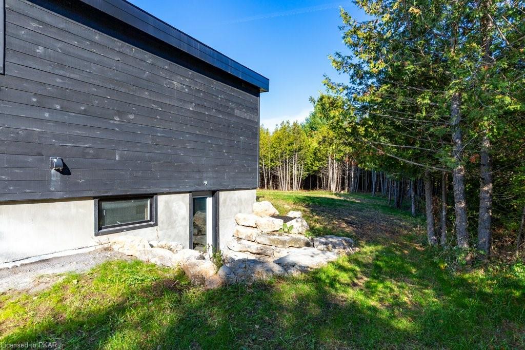 214 LONSBERRY Lane, Douro-Dummer Township Ontario, Canada