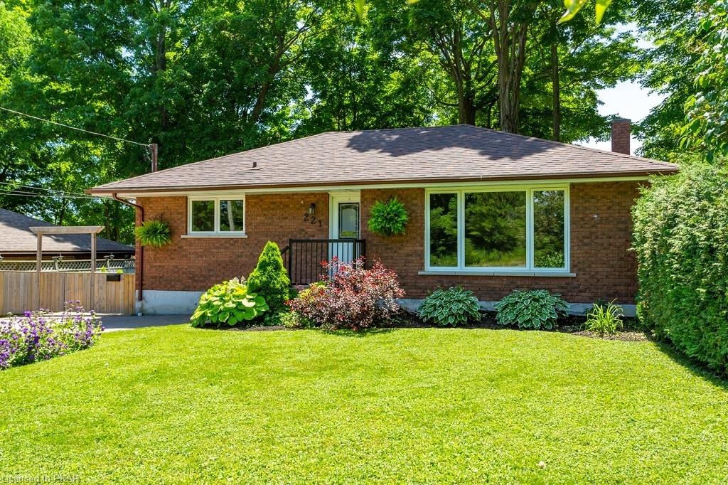 221 WOODLAND Drive, Selwyn Ontario, Canada