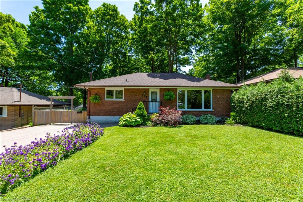 221 WOODLAND Drive, Selwyn Ontario, Canada