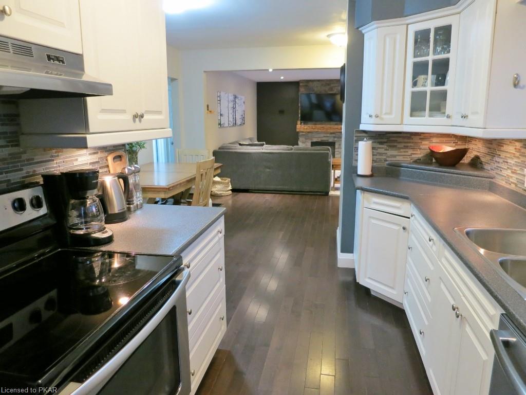 221 WOODLAND Drive, Selwyn Ontario, Canada