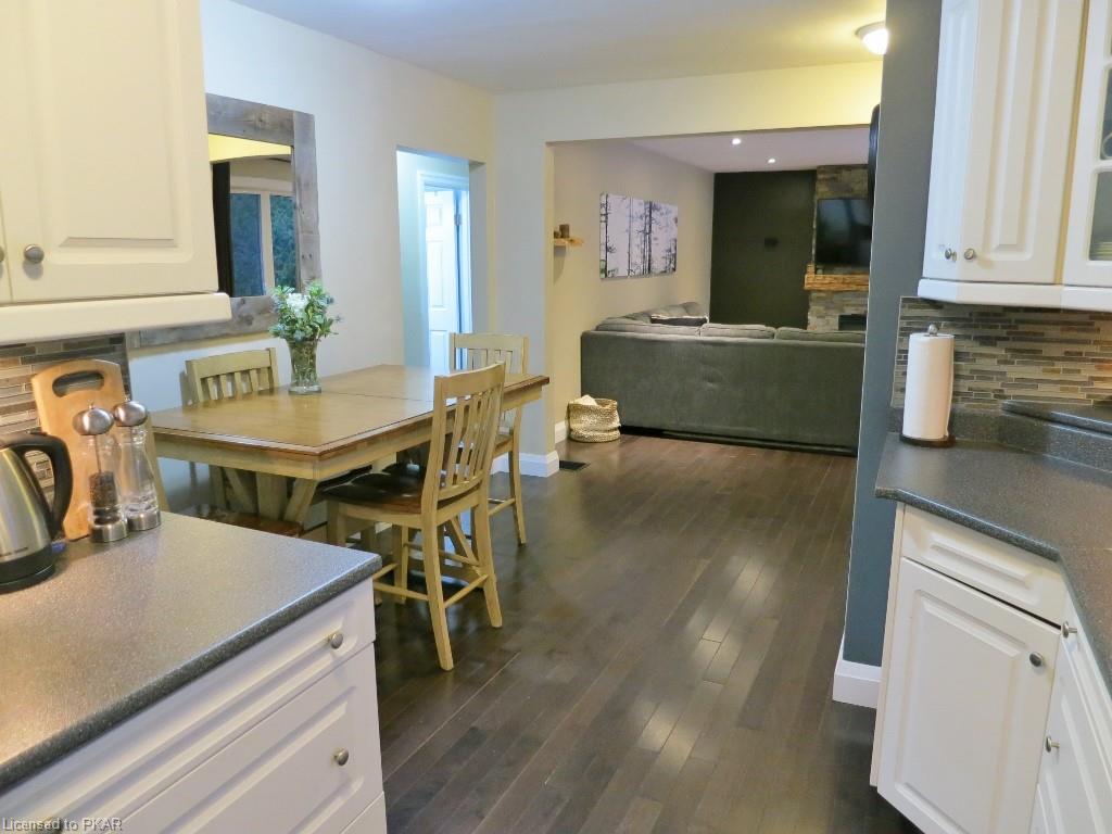 221 WOODLAND Drive, Selwyn Ontario, Canada