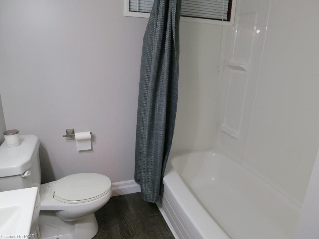 221 WOODLAND Drive, Selwyn Ontario, Canada