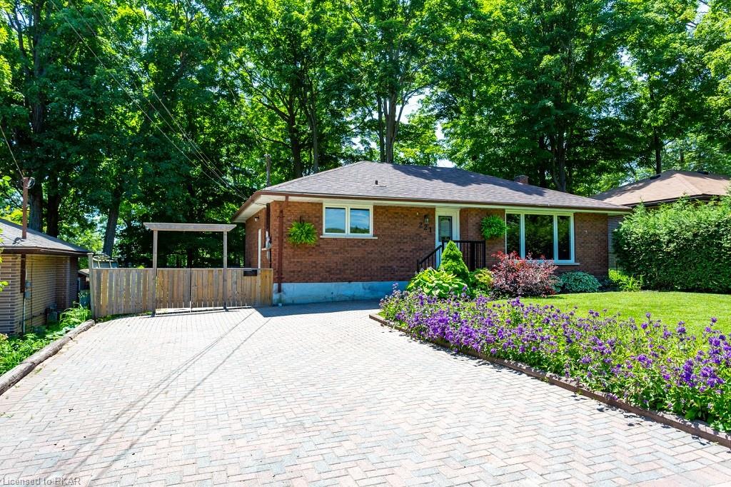 221 WOODLAND Drive, Selwyn Ontario, Canada