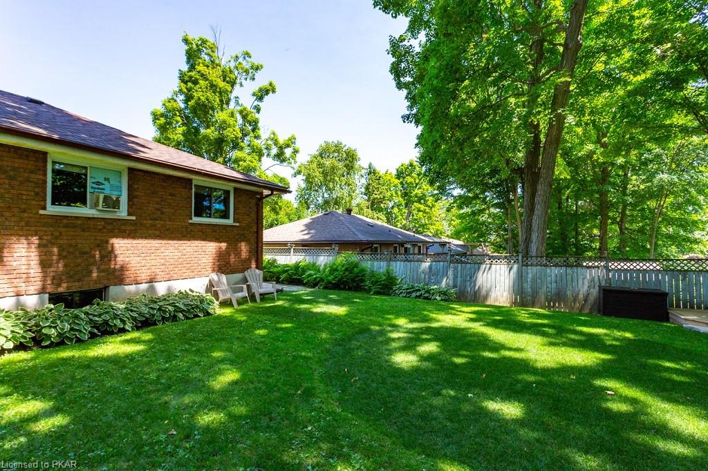 221 WOODLAND Drive, Selwyn Ontario, Canada