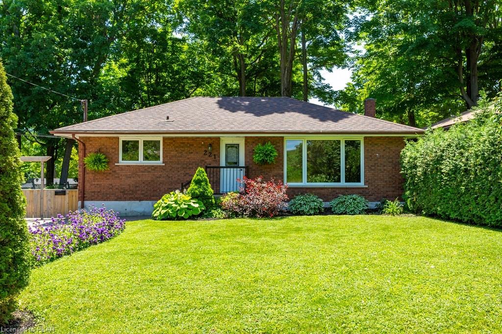 221 WOODLAND Drive, Selwyn Ontario, Canada