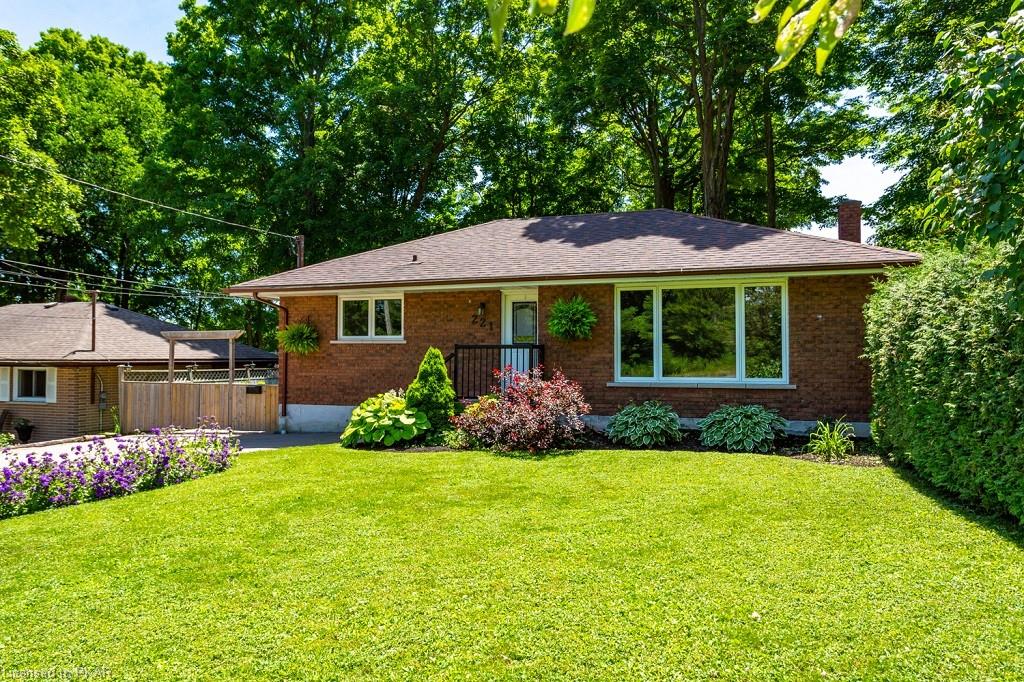 221 WOODLAND Drive, Selwyn Ontario, Canada
