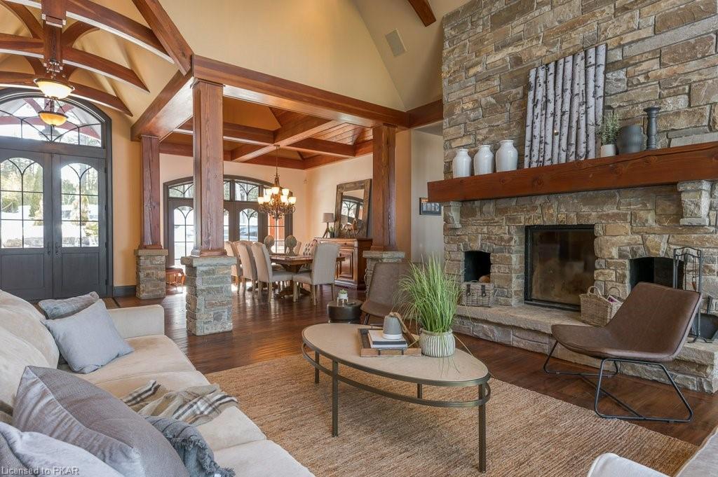 890 BIRCHVIEW Road, Lakefield Ontario, Canada
