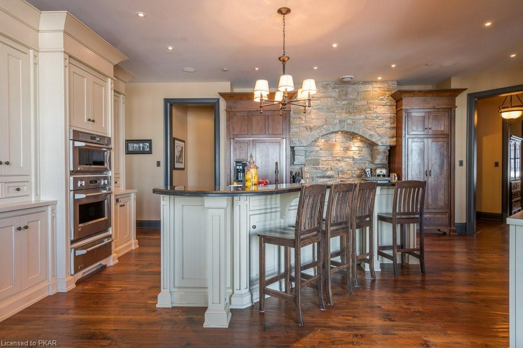 890 BIRCHVIEW Road, Lakefield Ontario, Canada