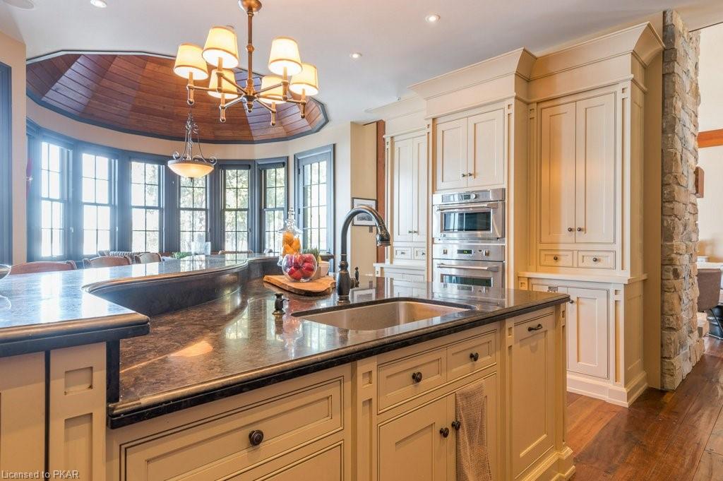890 BIRCHVIEW Road, Lakefield Ontario, Canada