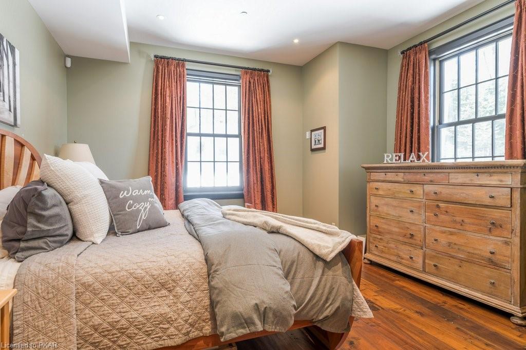 890 BIRCHVIEW Road, Lakefield Ontario, Canada