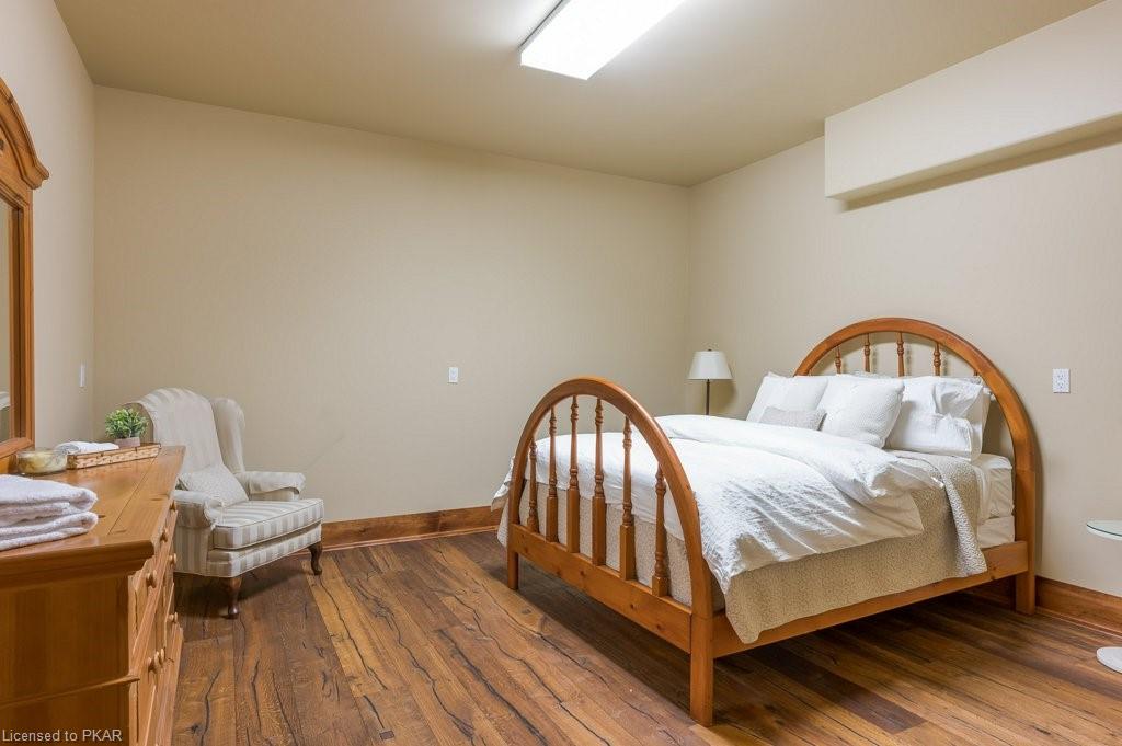 890 BIRCHVIEW Road, Lakefield Ontario, Canada