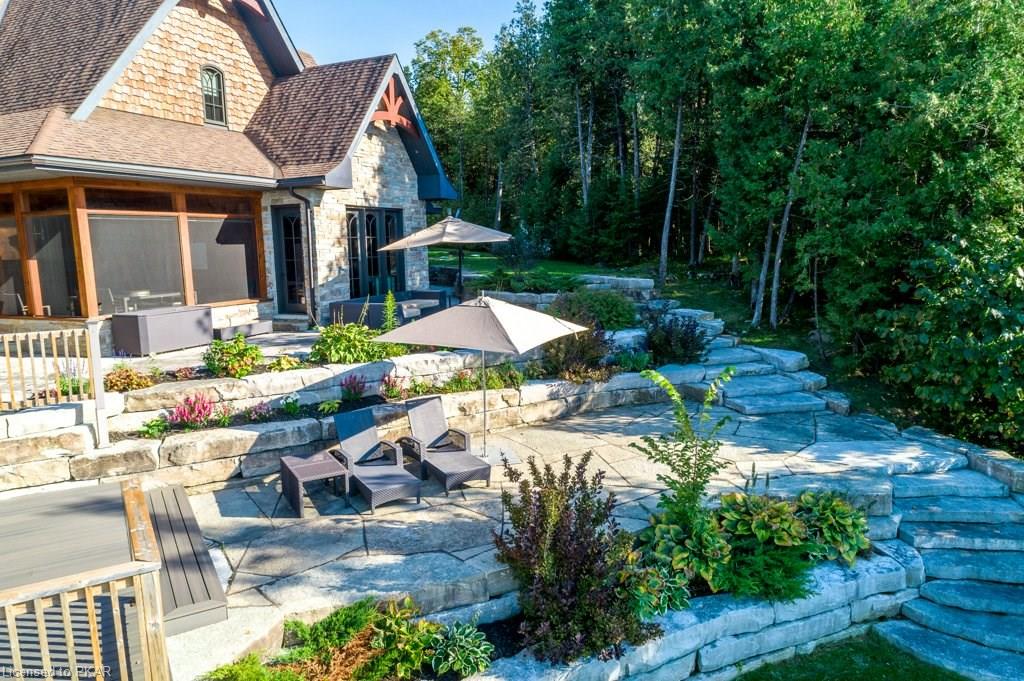 890 BIRCHVIEW Road, Lakefield Ontario, Canada