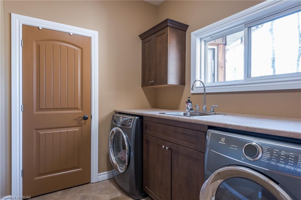 2157 HOWARD Drive, Lakefield, Ontario, Canada