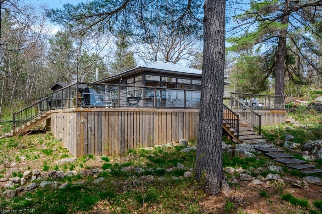 526 ISLAND 21 Island, Lakefield, Ontario, Canada