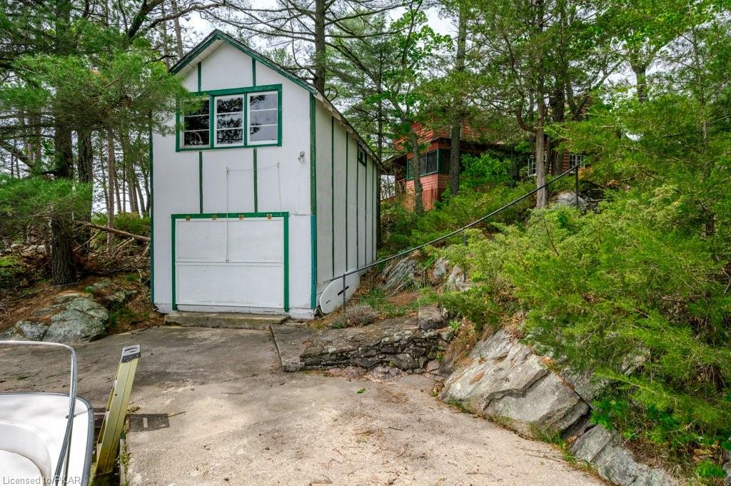 1260 ISLAND 40, Lakefield, Ontario, Canada