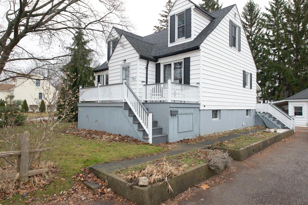 745 MURPHY Road, Sarnia Ontario, Canada