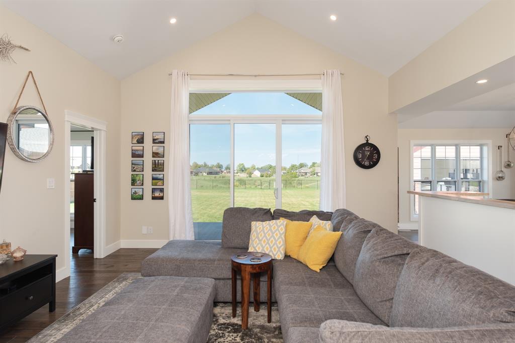 4035 VAN BREE Drive, Plympton-Wyoming Ontario, Canada