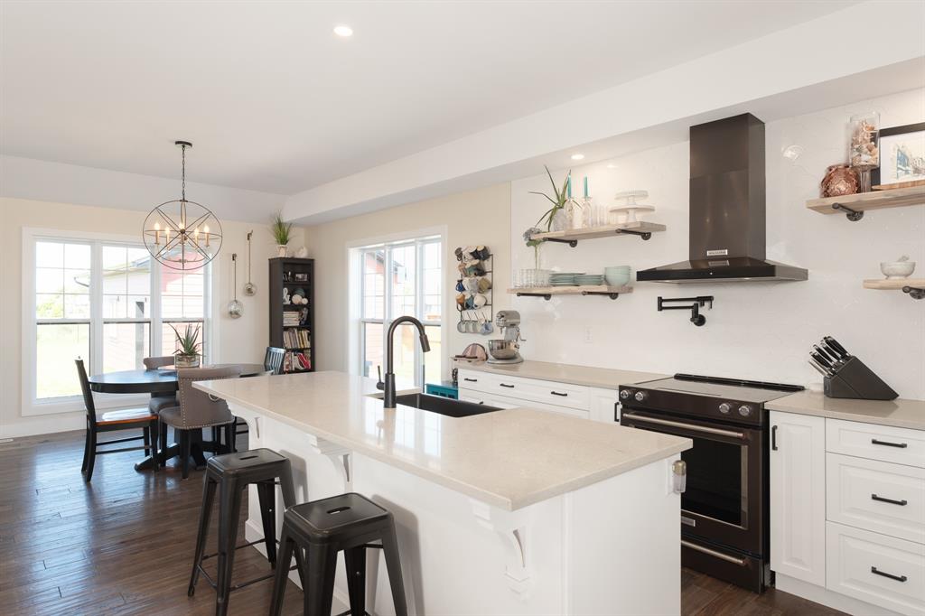 4035 VAN BREE Drive, Plympton-Wyoming Ontario, Canada