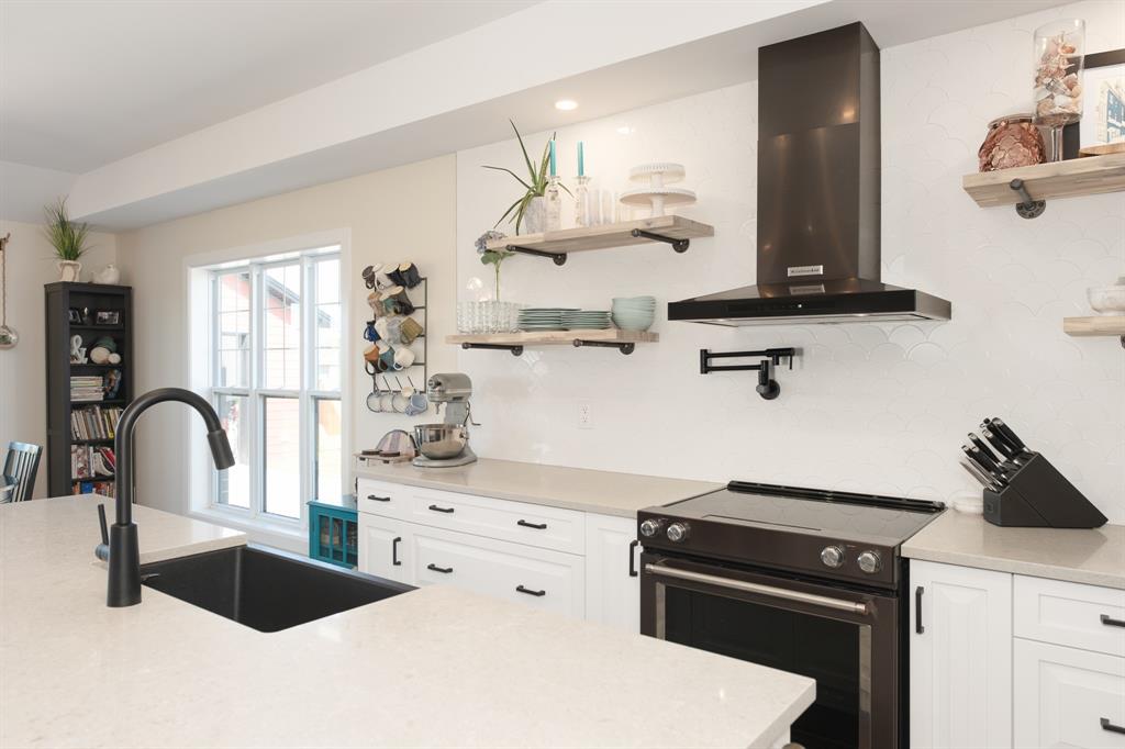 4035 VAN BREE Drive, Plympton-Wyoming Ontario, Canada