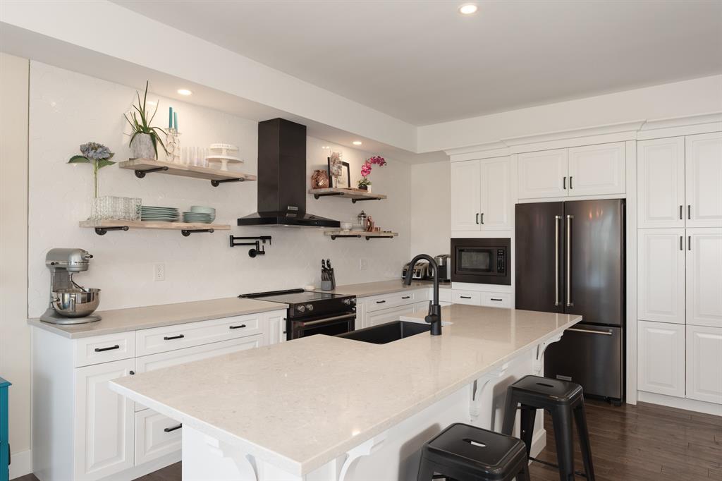 4035 VAN BREE Drive, Plympton-Wyoming Ontario, Canada