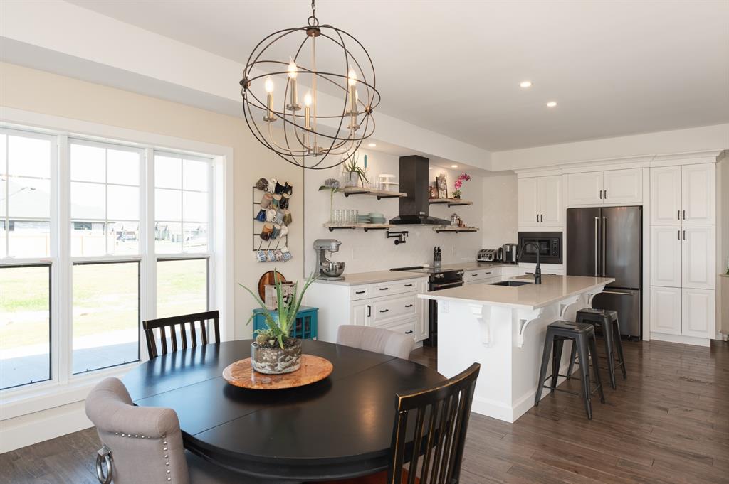 4035 VAN BREE Drive, Plympton-Wyoming Ontario, Canada