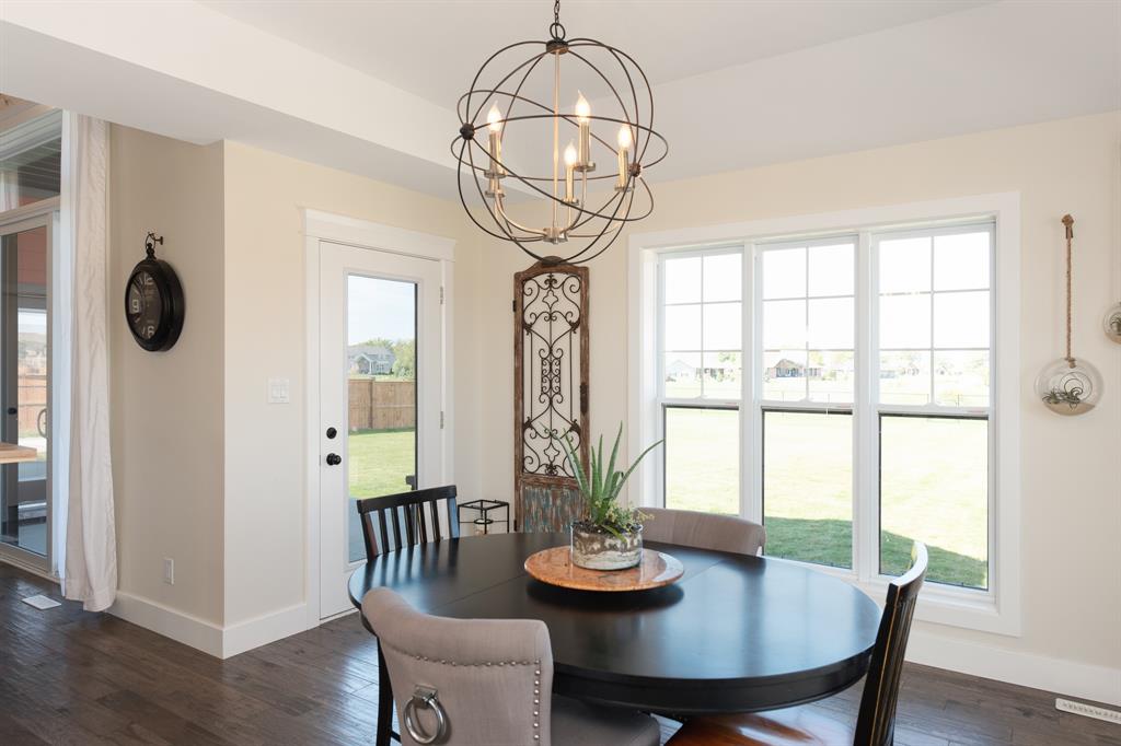 4035 VAN BREE Drive, Plympton-Wyoming Ontario, Canada