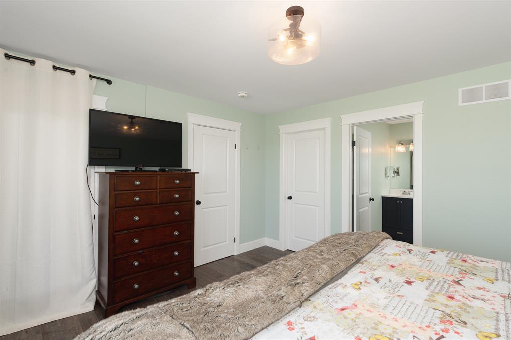 4035 VAN BREE Drive, Plympton-Wyoming Ontario, Canada