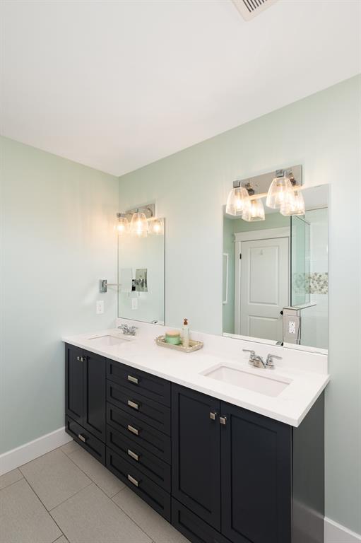 4035 VAN BREE Drive, Plympton-Wyoming Ontario, Canada