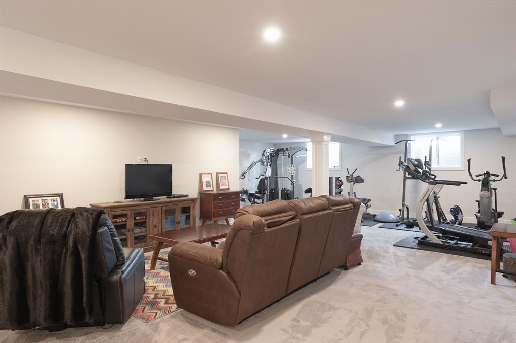 4035 VAN BREE Drive, Plympton-Wyoming Ontario, Canada