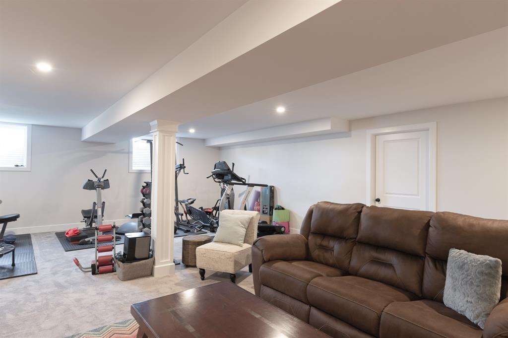 4035 VAN BREE Drive, Plympton-Wyoming Ontario, Canada