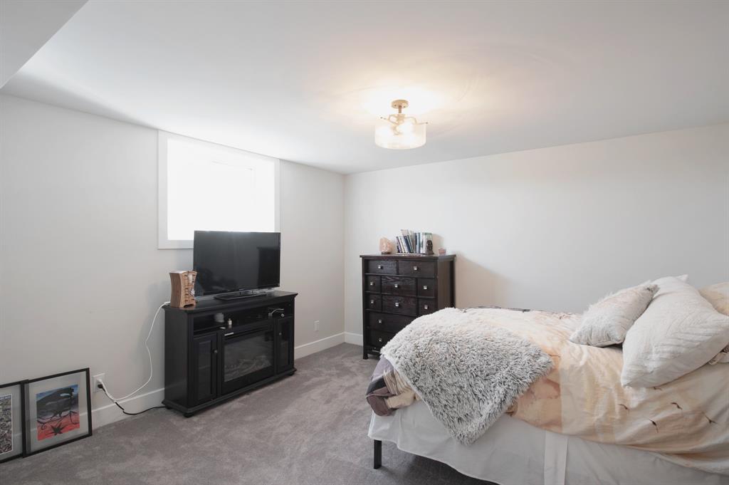 4035 VAN BREE Drive, Plympton-Wyoming Ontario, Canada