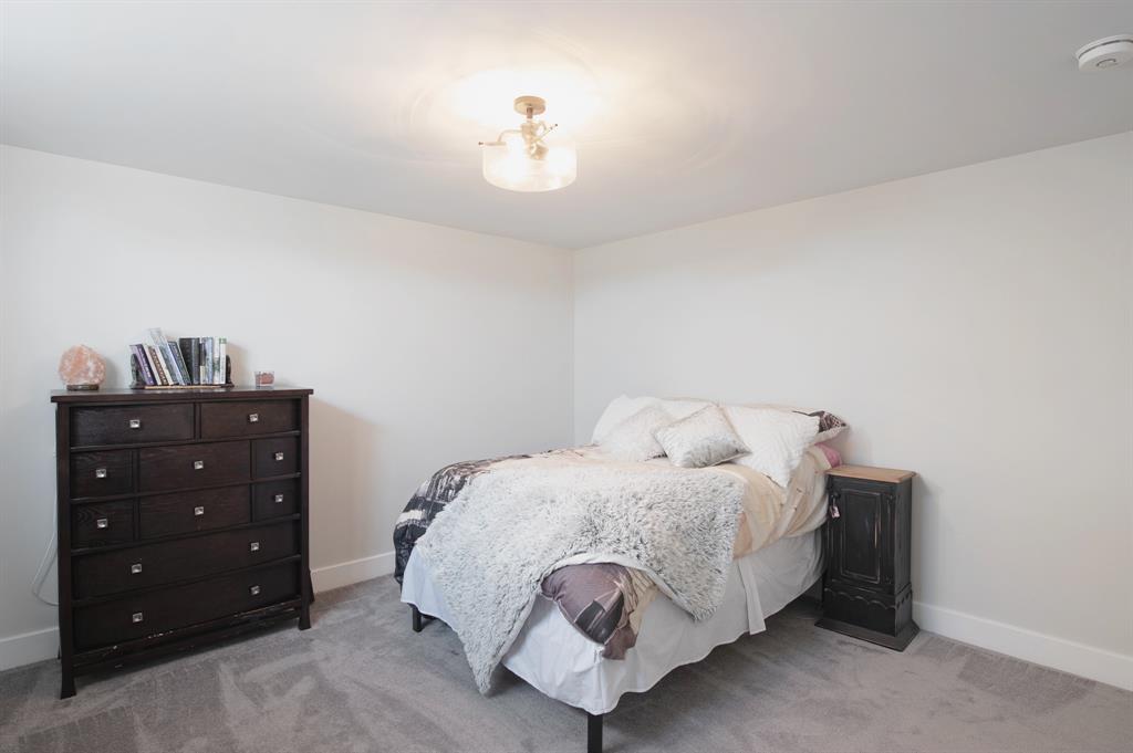 4035 VAN BREE Drive, Plympton-Wyoming Ontario, Canada