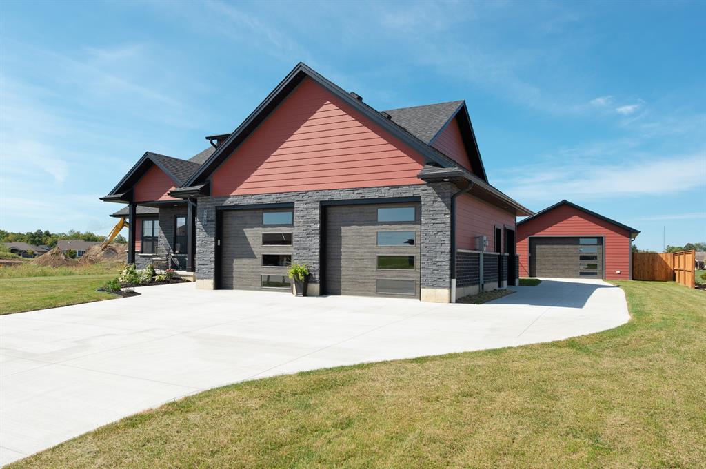 4035 VAN BREE Drive, Plympton-Wyoming Ontario, Canada
