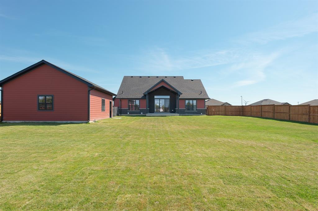 4035 VAN BREE Drive, Plympton-Wyoming Ontario, Canada