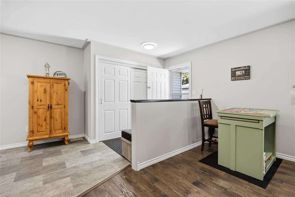 717 BENGARVIE Street, Point Edward, Ontario, Canada photo 6