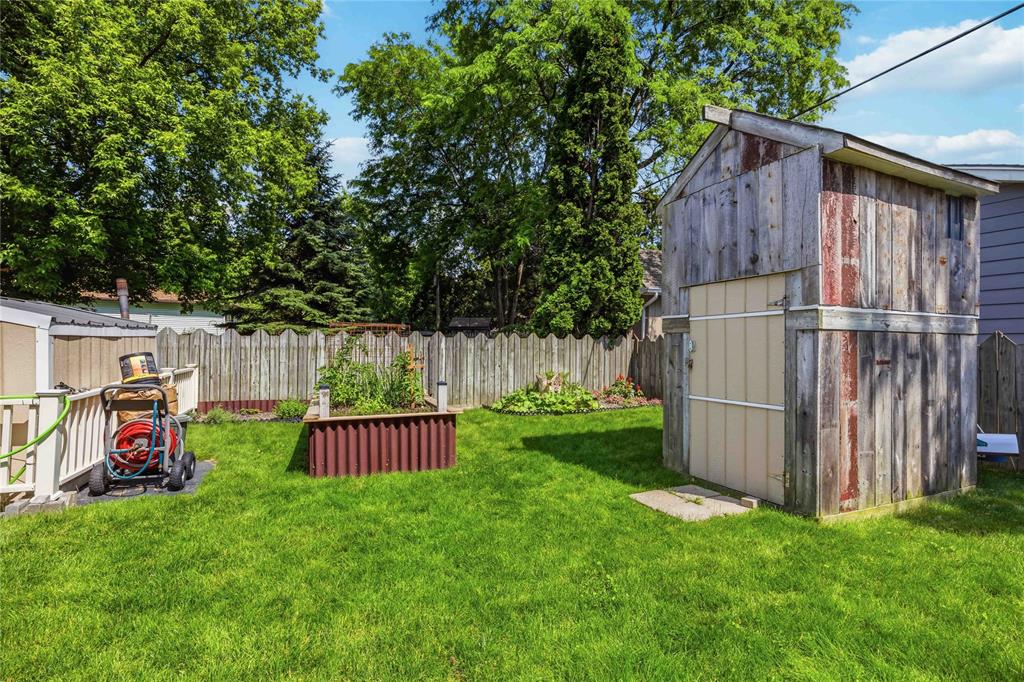 717 BENGARVIE Street, Point Edward, Ontario, Canada photo 27
