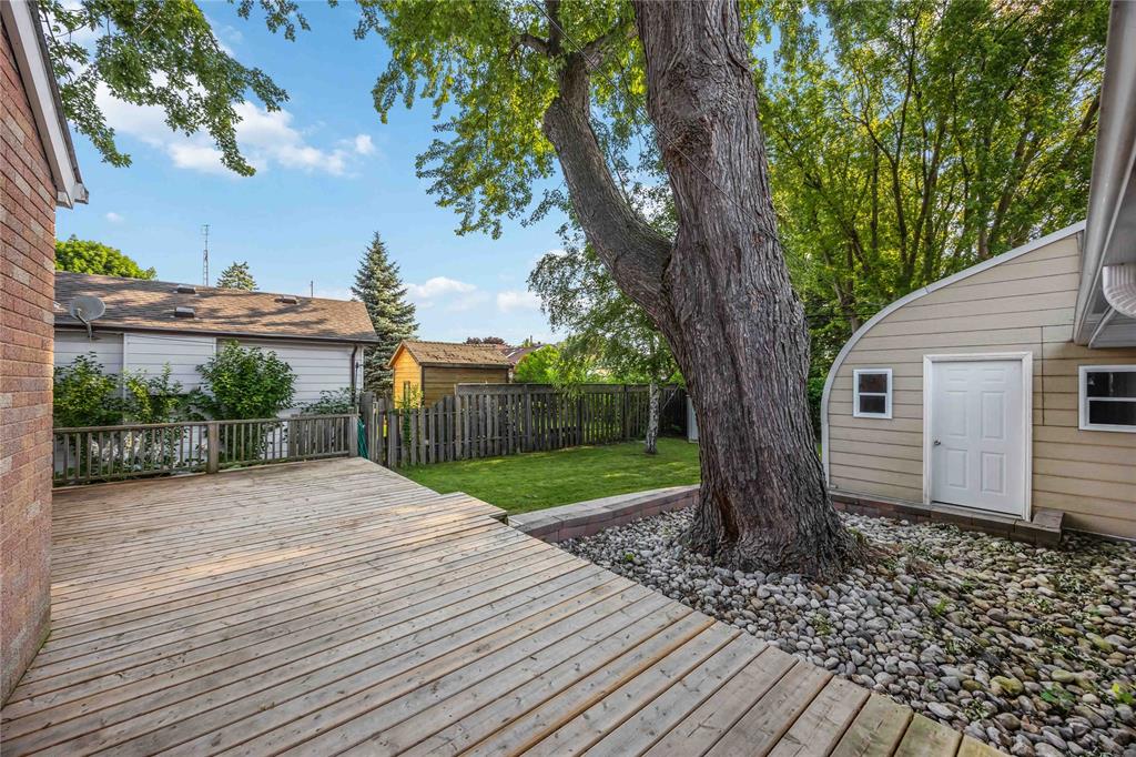 107 LOUISA Street, Point Edward, Ontario, Canada photo 25