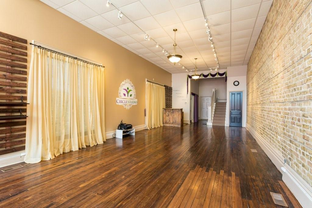 4215 PETROLIA Line, Petrolia Ontario, Canada
