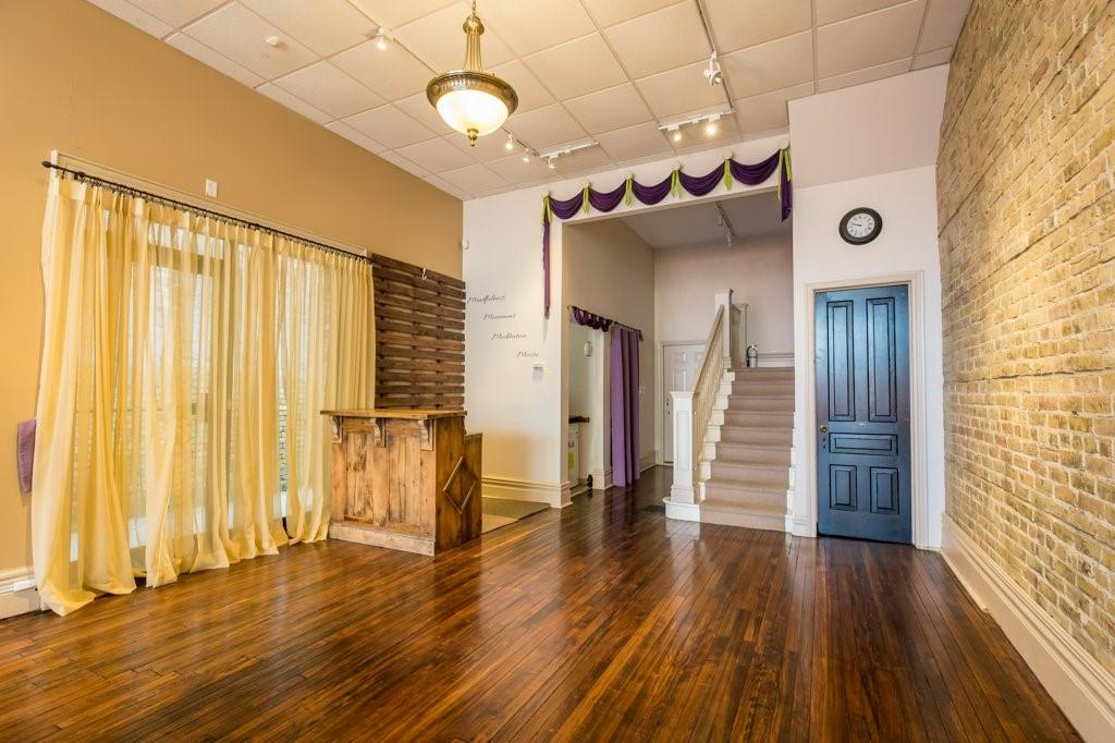 4215 PETROLIA Line, Petrolia Ontario, Canada
